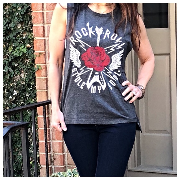 ✨LAST ONE✨Rock and Roll graphic T shirt - Picture 5 of 7